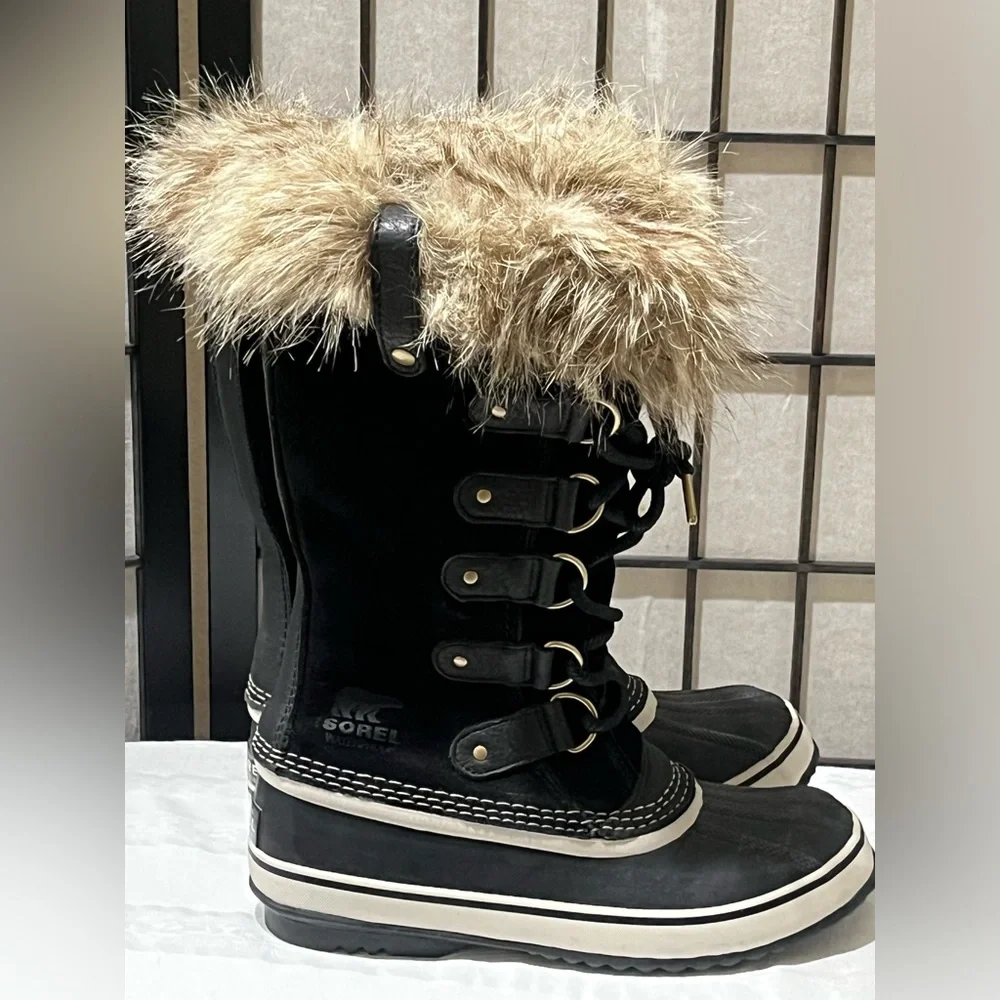 SOREL JOAN OF ARTIC Black Faux Fur-Trim Winter Lace-Up WATERPROOF Boots WM 7.5”